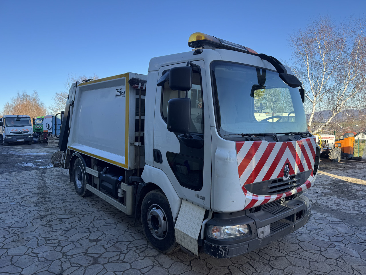 Renault Midlum 180 DXi - شاحنة القمامة: صور 3 Renault Midlum 180 DXi - شاحنة القمامة: صور 3