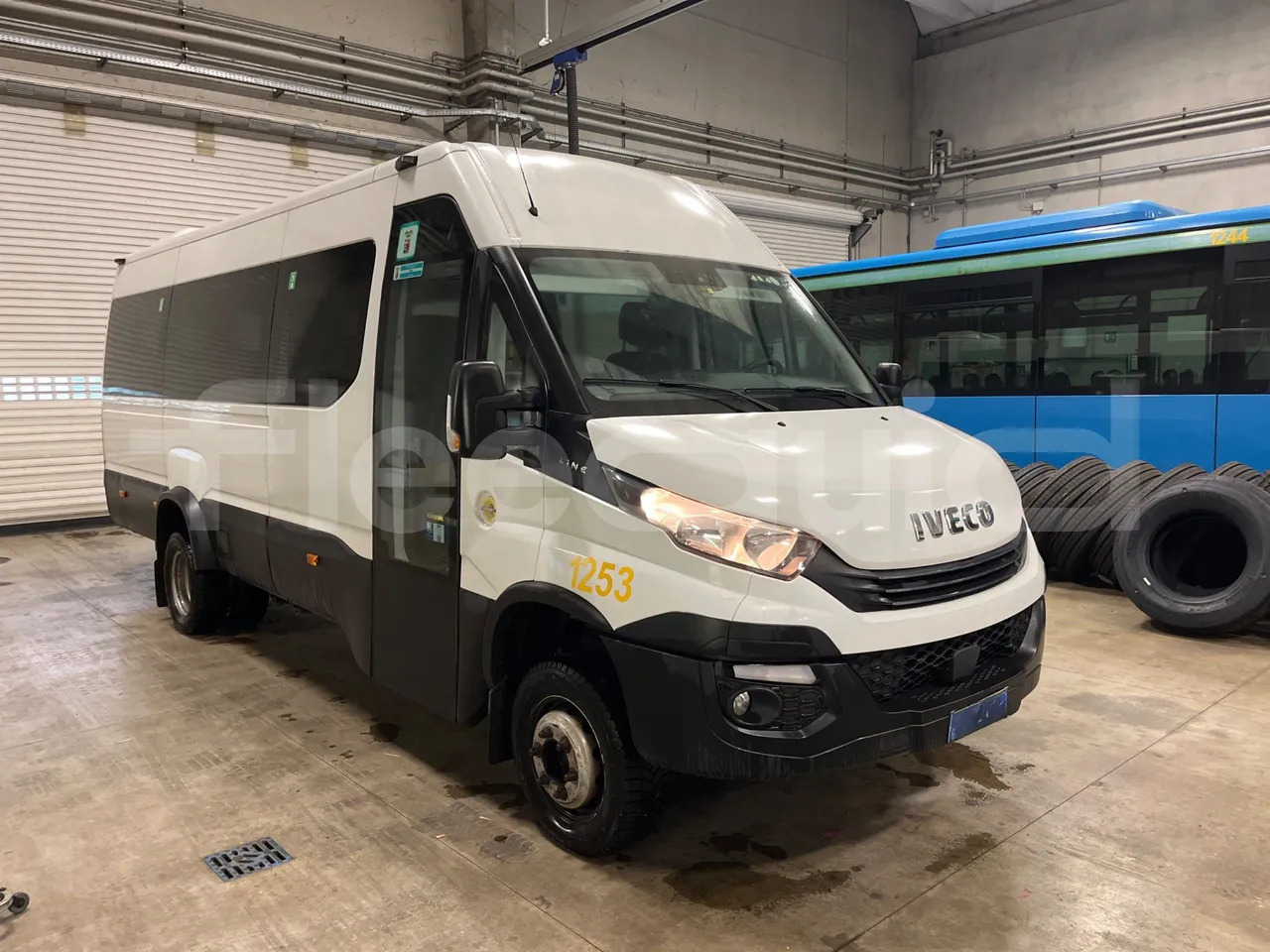 Iveco Daily - حافلة صغيرة, ميكروباص: صور 1 Iveco Daily - حافلة صغيرة, ميكروباص: صور 1