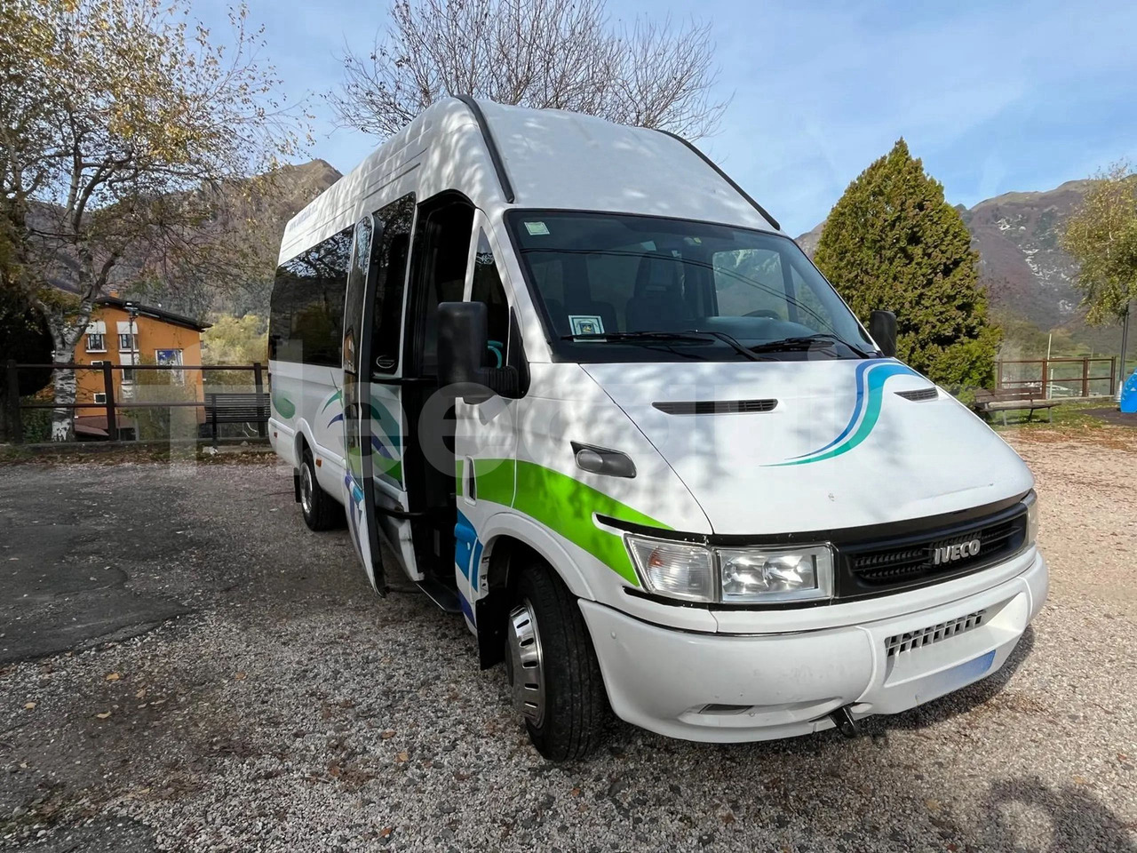 Iveco Daily - حافلة صغيرة, ميكروباص: صور 1 Iveco Daily - حافلة صغيرة, ميكروباص: صور 1