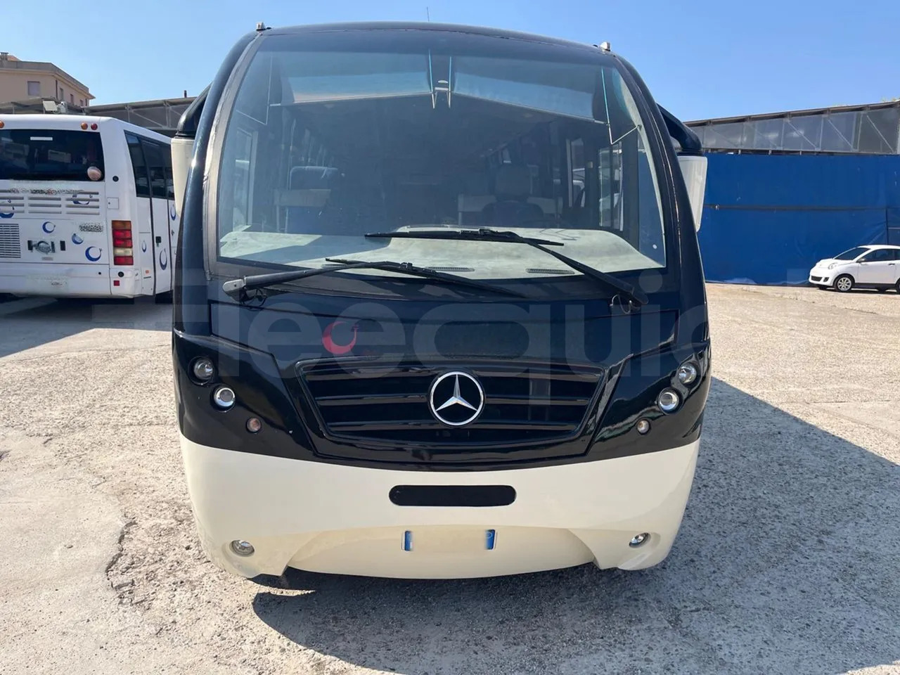 Mercedes-Benz MB 818 S - سياحية حافلة: صور 2 Mercedes-Benz MB 818 S - سياحية حافلة: صور 2