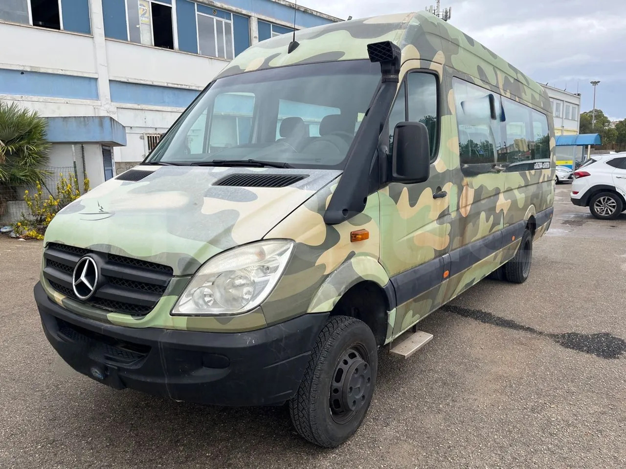 Mercedes-Benz Sprinter - حافلة صغيرة, ميكروباص: صور 4 Mercedes-Benz Sprinter - حافلة صغيرة, ميكروباص: صور 4