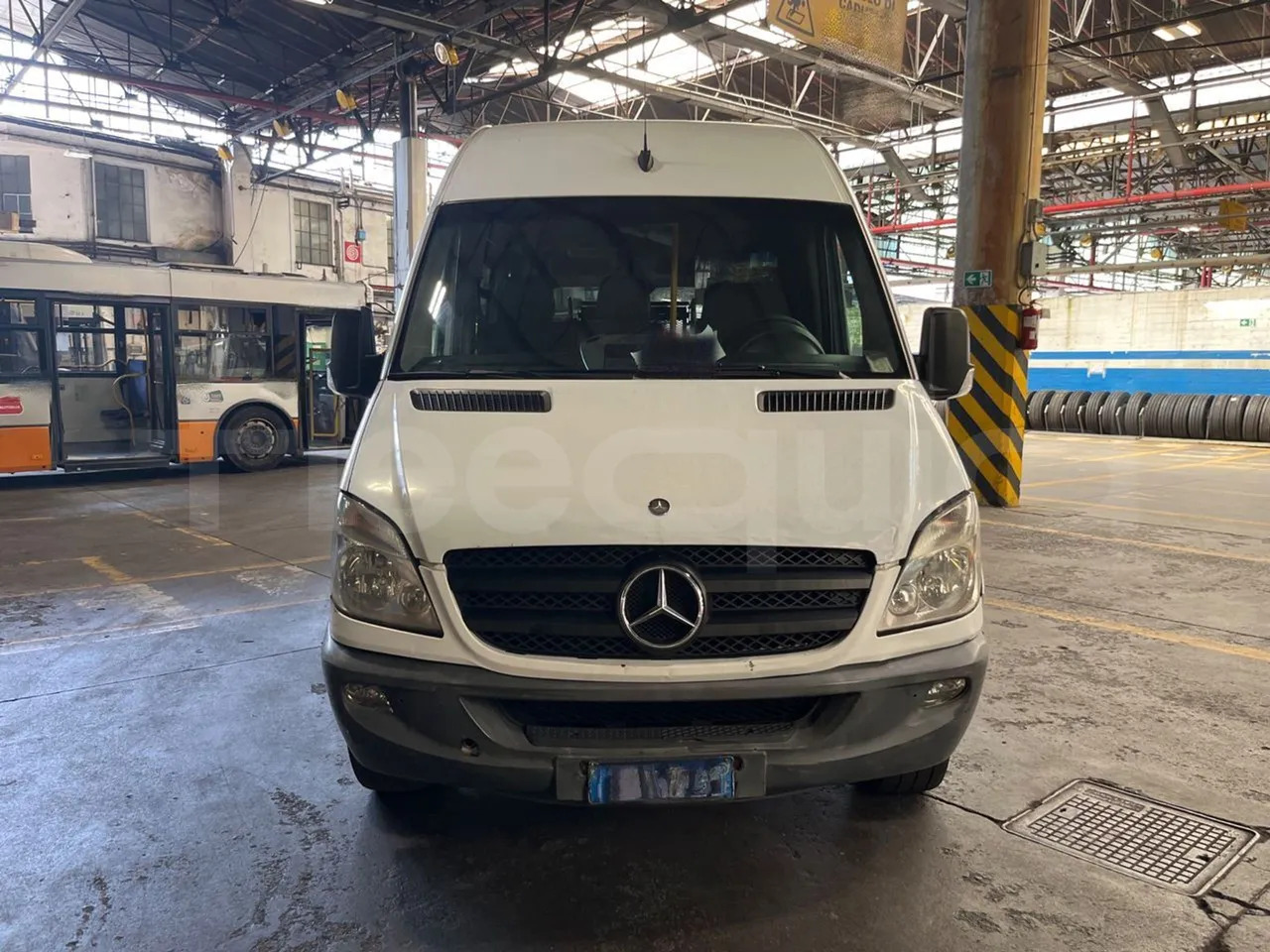 Mercedes-Benz Sprinter - حافلة صغيرة, ميكروباص: صور 2 Mercedes-Benz Sprinter - حافلة صغيرة, ميكروباص: صور 2