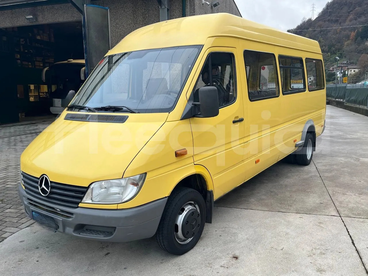 Mercedes-Benz Sprinter - حافلة صغيرة, ميكروباص: صور 4 Mercedes-Benz Sprinter - حافلة صغيرة, ميكروباص: صور 4