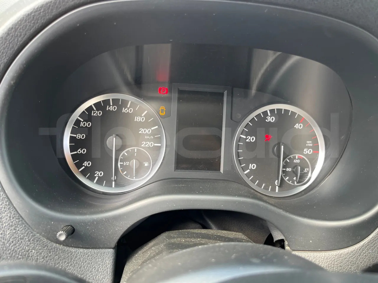 Mercedes-Benz Vito Tourer - باص النقل بين المدن: صور 3 Mercedes-Benz Vito Tourer - باص النقل بين المدن: صور 3