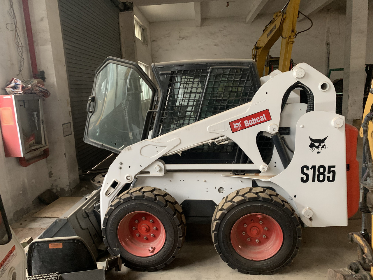 BOBCAT S185 - شيول صغير: صور 2 BOBCAT S185 - شيول صغير: صور 2