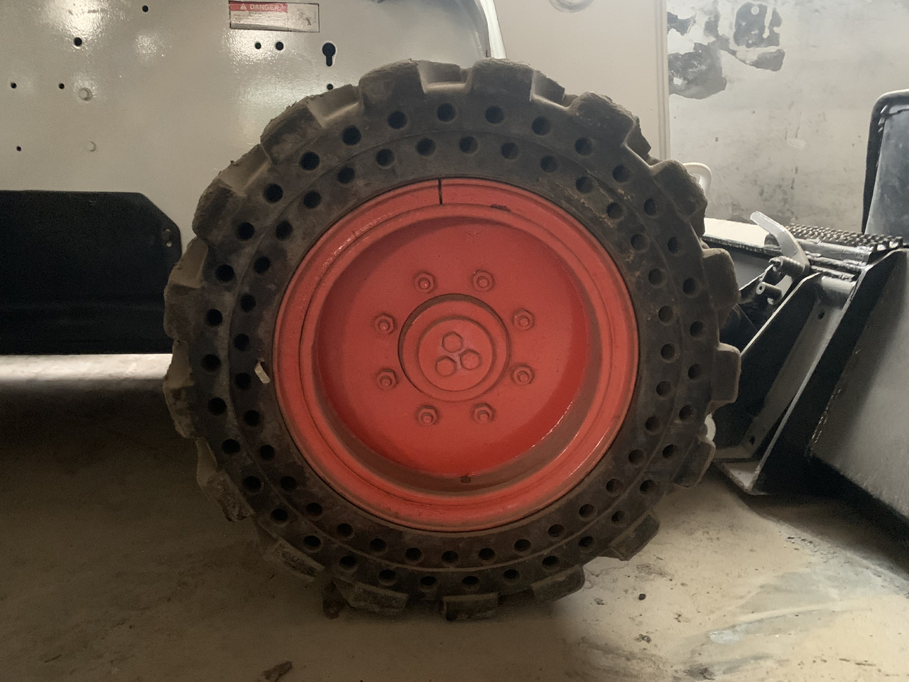 شيول صغير BOBCAT S300: صور 6
