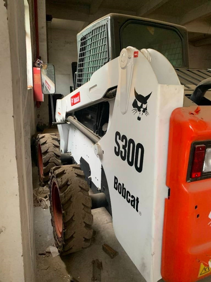 Bobcat S 300 - شيول صغير: صور 4 Bobcat S 300 - شيول صغير: صور 4