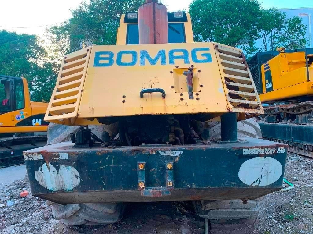 مدحلة الأسفلت Bomag BW 225 D-3: صور 9