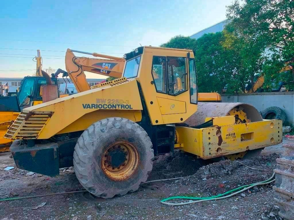 مدحلة الأسفلت Bomag BW 225 D-3: صور 6