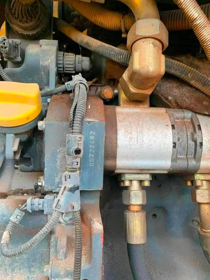 مدحلة الأسفلت Bomag BW 225 D-3: صور 19