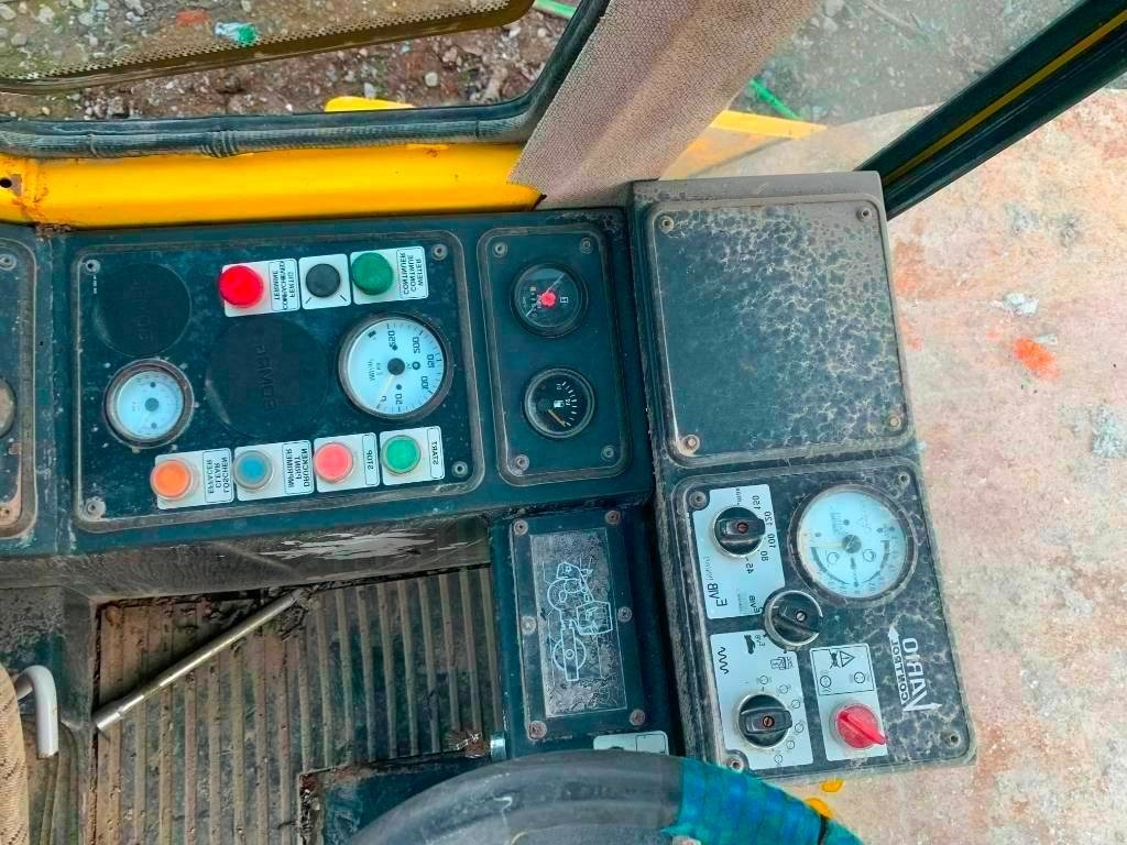 مدحلة الأسفلت Bomag BW 225 D-3: صور 12