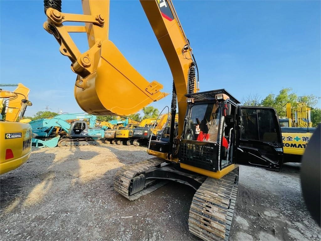 CAT 320D2L - حفارات زحافة: صور 2 CAT 320D2L - حفارات زحافة: صور 2