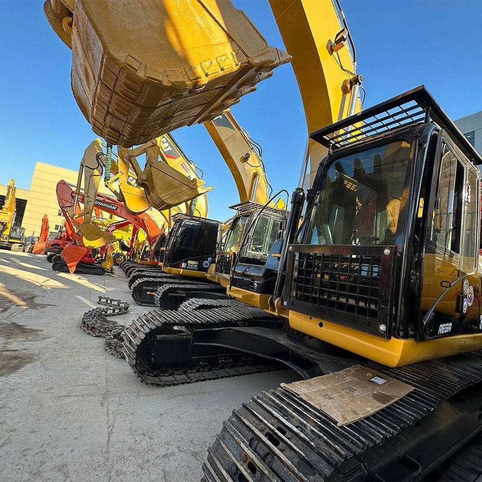 CAT 323 D - حفارات زحافة: صور 4 CAT 323 D - حفارات زحافة: صور 4