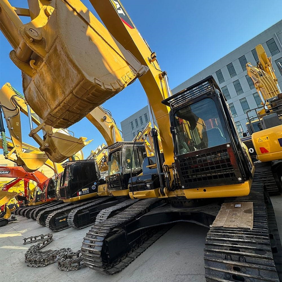 CAT 323 D - حفارات زحافة: صور 3 CAT 323 D - حفارات زحافة: صور 3