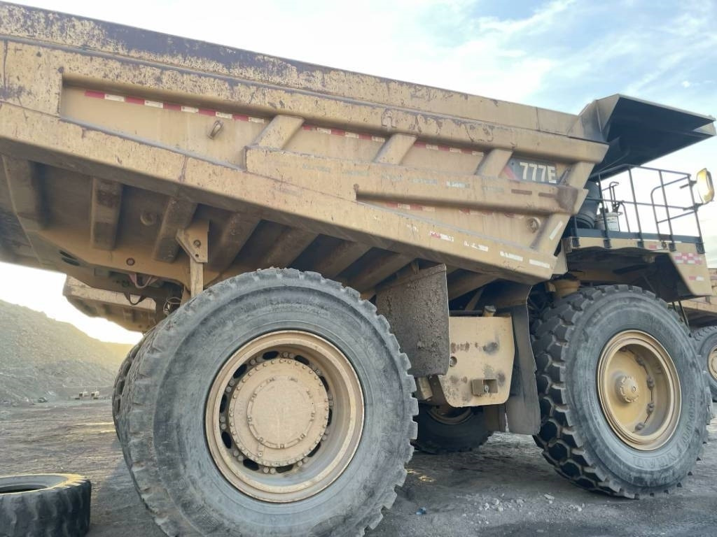 CAT 777e - شاحنة قلابة للمحاجر: صور 3 CAT 777e - شاحنة قلابة للمحاجر: صور 3