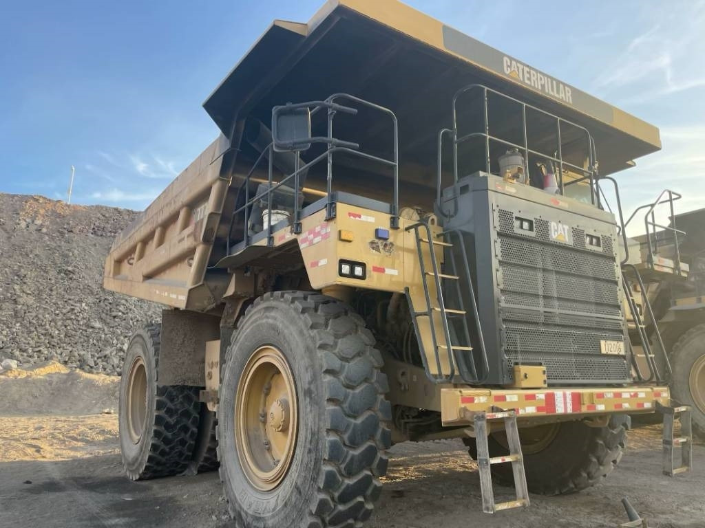 CAT 777e - شاحنة قلابة للمحاجر: صور 2 CAT 777e - شاحنة قلابة للمحاجر: صور 2