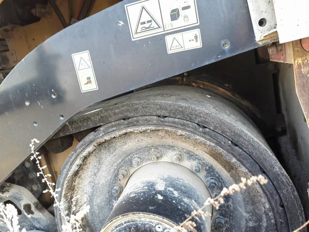 CAT AP655F - العامل بالقار: صور 3 CAT AP655F - العامل بالقار: صور 3