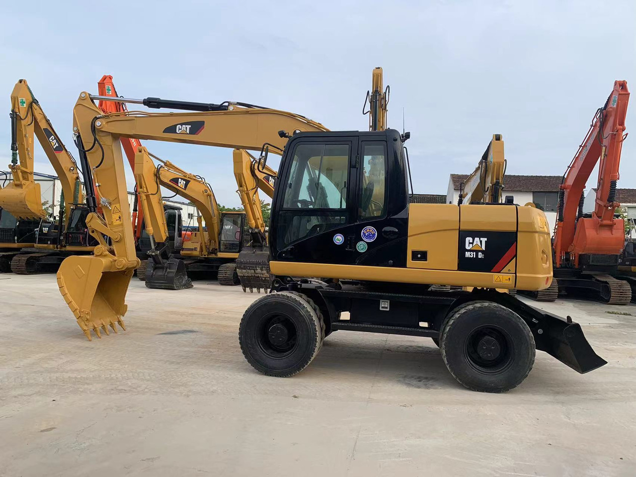 CATERPILLAR 315D - حفارة على عجلات: صور 2 CATERPILLAR 315D - حفارة على عجلات: صور 2