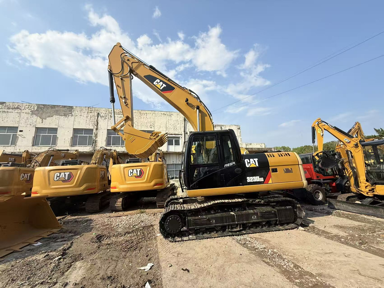 Caterpillar 323 - حفارة: صور 1 Caterpillar 323 - حفارة: صور 1