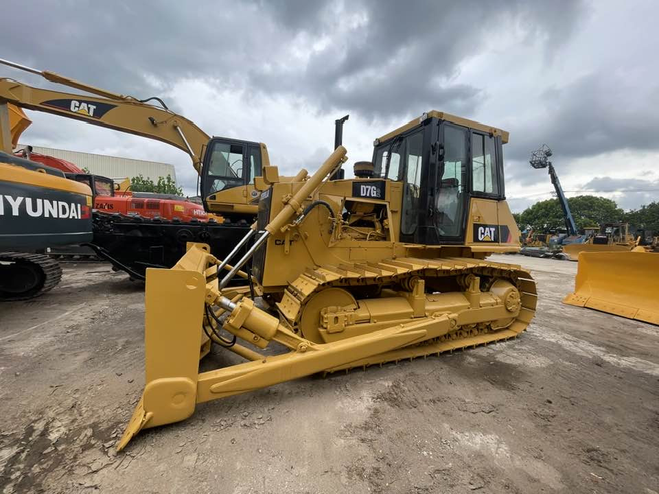 Caterpillar D6G2 LGP - بلدوزر: صور 1 Caterpillar D6G2 LGP - بلدوزر: صور 1