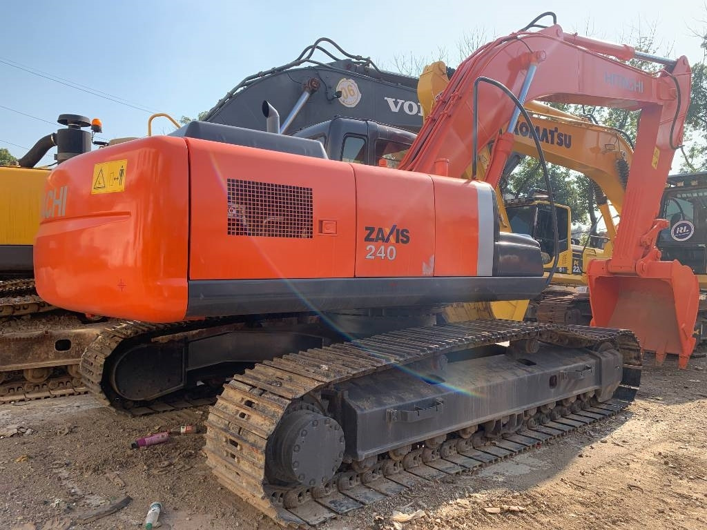 Hitachi Zaxis 240 - حفارات زحافة: صور 1 Hitachi Zaxis 240 - حفارات زحافة: صور 1