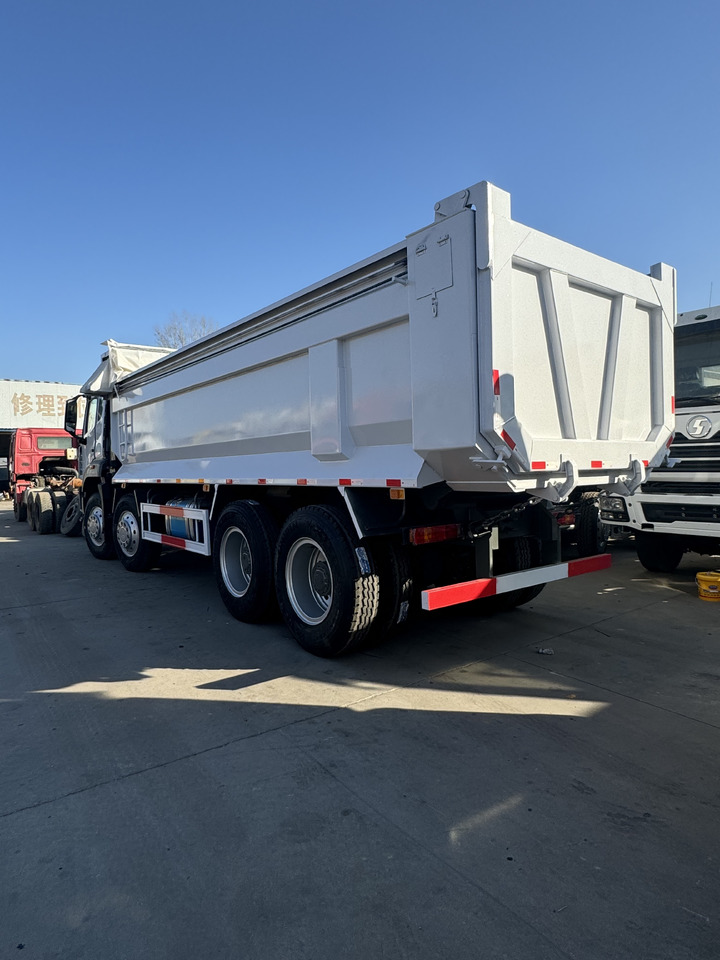 Howo 8x4 - قلابة شاحنة: صور 4 Howo 8x4 - قلابة شاحنة: صور 4