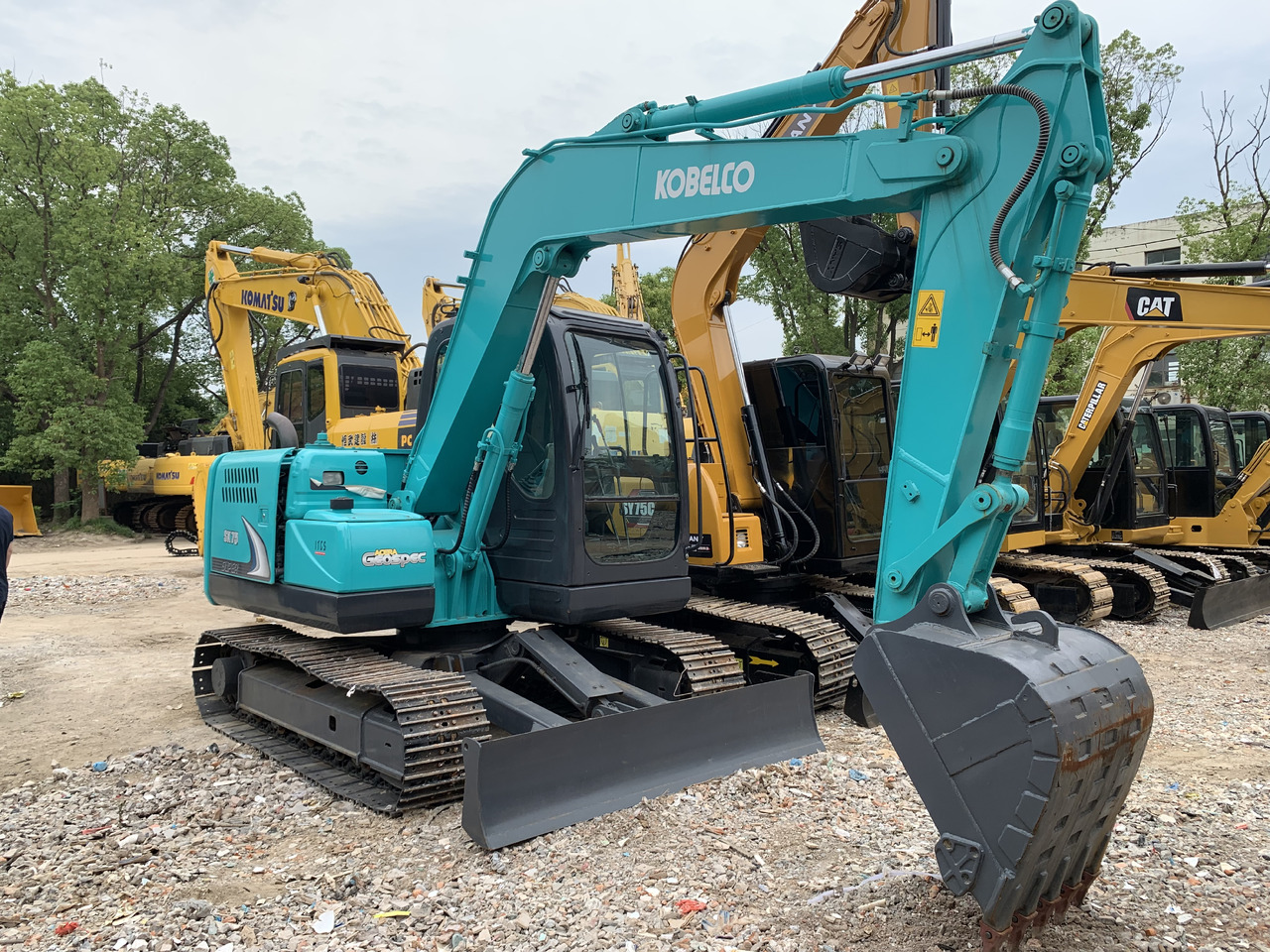 KOBELCO sk75-8 - حفارة مصغرة: صور 1 KOBELCO sk75-8 - حفارة مصغرة: صور 1