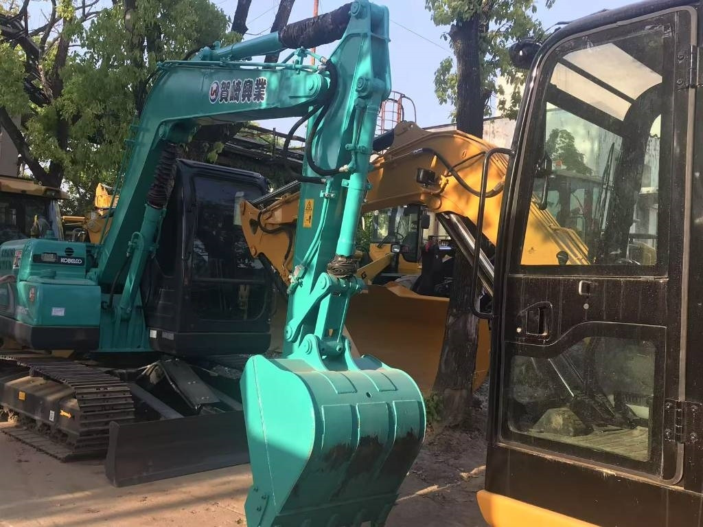 Kobelco SK 75 - حفارة مصغرة: صور 4 Kobelco SK 75 - حفارة مصغرة: صور 4