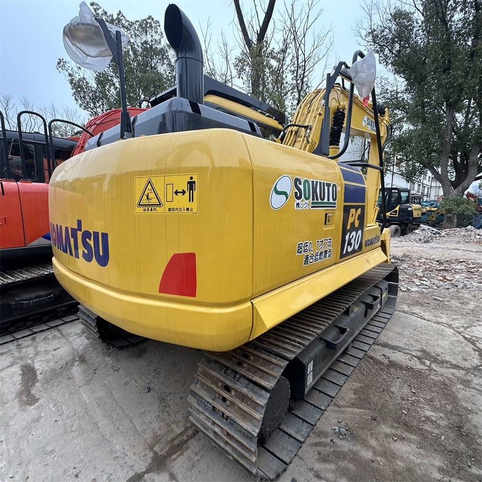 Komatsu PC 130-7 - حفارات زحافة: صور 4 Komatsu PC 130-7 - حفارات زحافة: صور 4