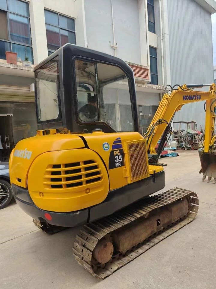 Komatsu PC 35 R-8 - حفارات زحافة: صور 3 Komatsu PC 35 R-8 - حفارات زحافة: صور 3