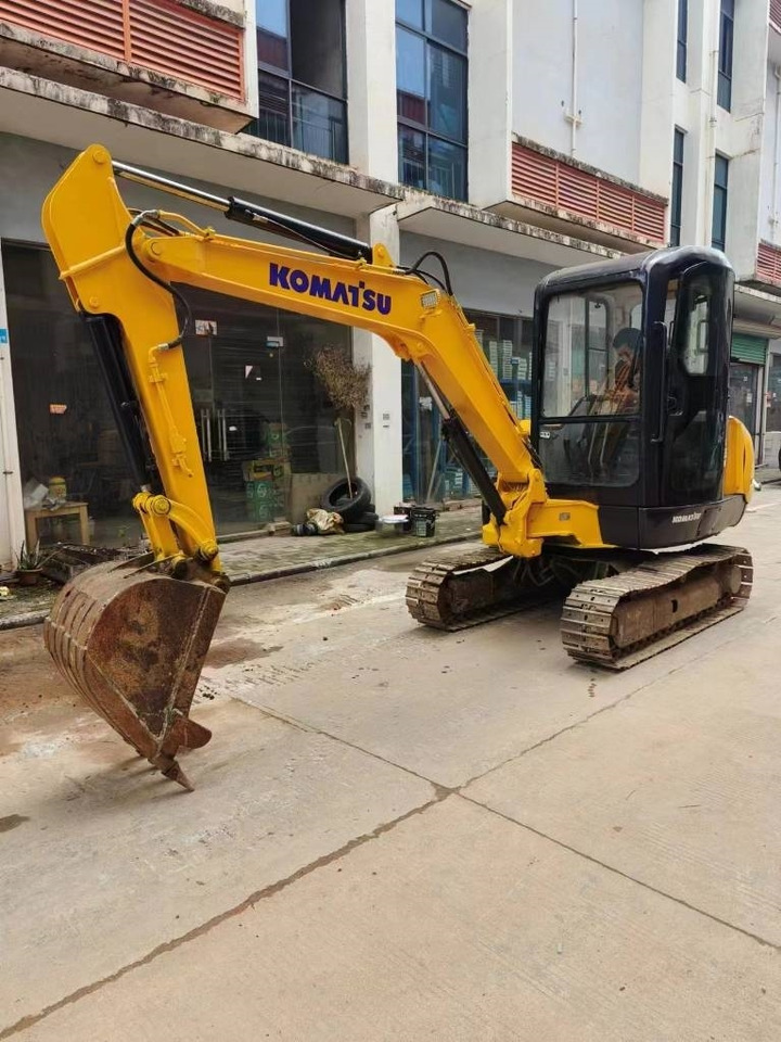 Komatsu PC 35 R-8 - حفارات زحافة: صور 1 Komatsu PC 35 R-8 - حفارات زحافة: صور 1