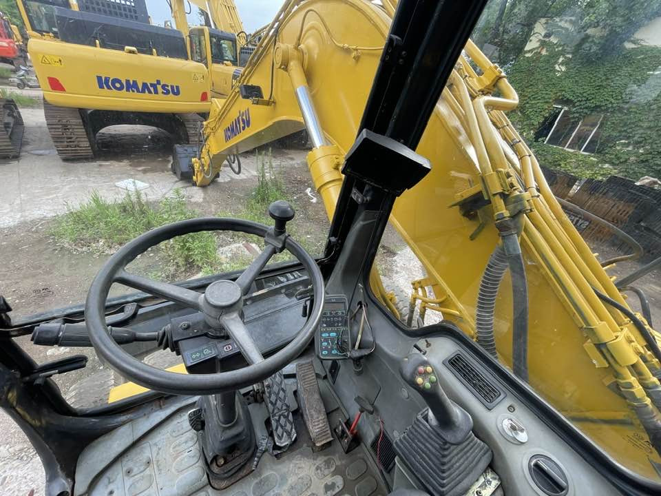 Komatsu PC160LC-7/-8 - حفارة على عجلات: صور 2 Komatsu PC160LC-7/-8 - حفارة على عجلات: صور 2