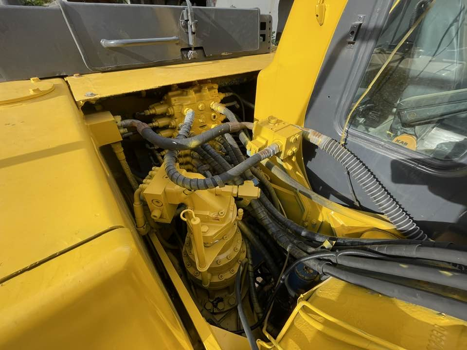 Komatsu PC160LC-7/-8 - حفارة على عجلات: صور 4 Komatsu PC160LC-7/-8 - حفارة على عجلات: صور 4