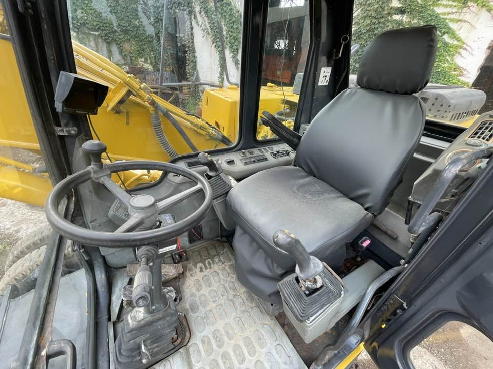 Komatsu PC160LC - حفارة على عجلات: صور 5 Komatsu PC160LC - حفارة على عجلات: صور 5