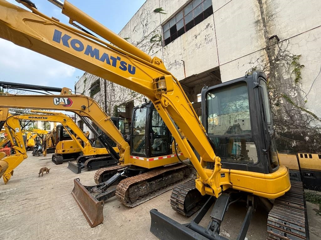 Komatsu PC35MR - حفارة مصغرة: صور 4 Komatsu PC35MR - حفارة مصغرة: صور 4