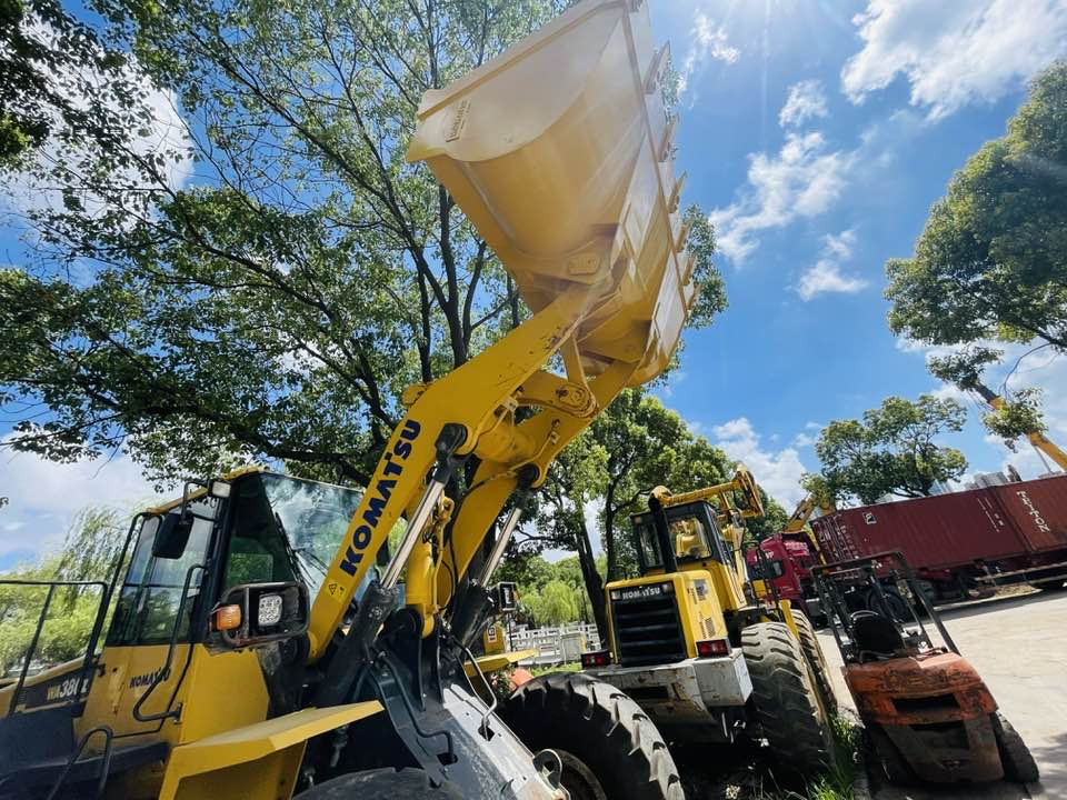 Komatsu WA380-8 - اللودر بعجل: صور 4 Komatsu WA380-8 - اللودر بعجل: صور 4