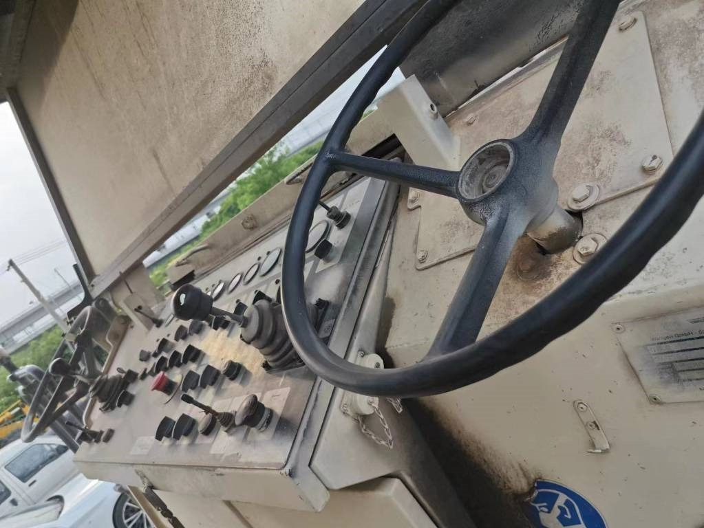 Wirtgen W2000 - ماكينات لصقل الأسفلت: صور 3 Wirtgen W2000 - ماكينات لصقل الأسفلت: صور 3