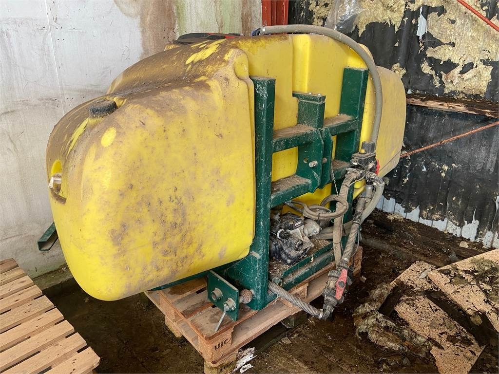 Danfoil 1500 L - آلة الرش المعلقة: صور 1 Danfoil 1500 L - آلة الرش المعلقة: صور 1