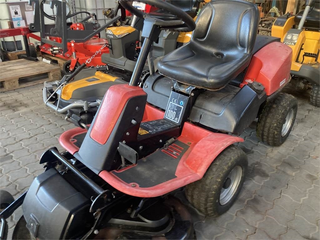 Jonsered FR2215MA - جرارات البلدية: صور 2 Jonsered FR2215MA - جرارات البلدية: صور 2