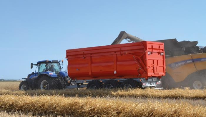 Mi SPC 24 - قلابة مقطورة الزراعية: صور 1 Mi SPC 24 - قلابة مقطورة الزراعية: صور 1