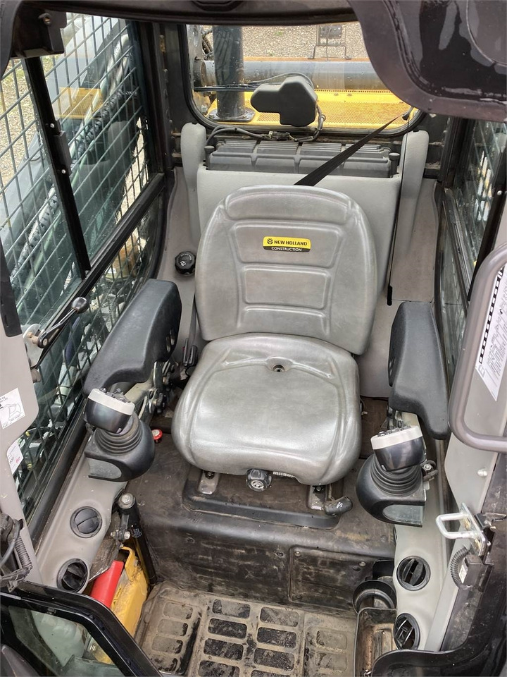 New Holland C 238 LOADER - اللودر المجنزر صغير: صور 5 New Holland C 238 LOADER - اللودر المجنزر صغير: صور 5