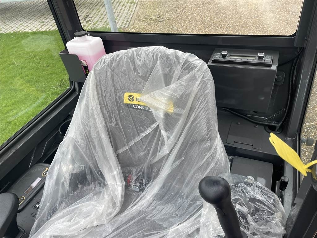 New Holland E19C AG - حفارة مصغرة: صور 5 New Holland E19C AG - حفارة مصغرة: صور 5