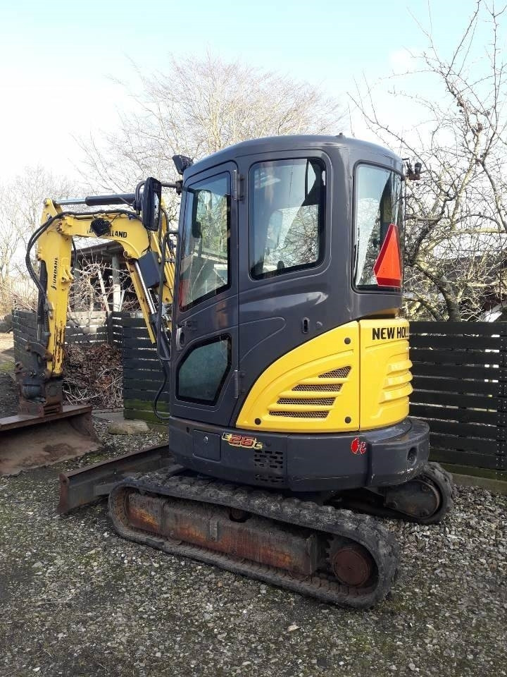 New Holland E26C CAB mini - حفارة مصغرة: صور 1 New Holland E26C CAB mini - حفارة مصغرة: صور 1