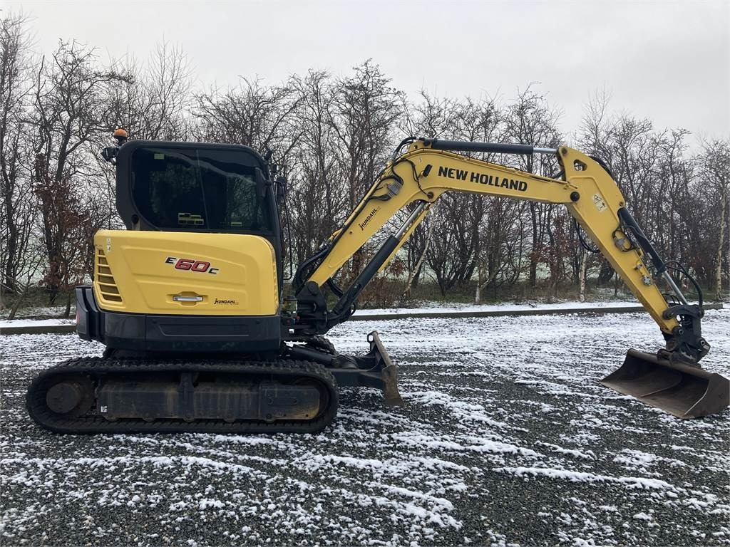 New Holland E60C CAB minigraver - حفارة مصغرة: صور 1 New Holland E60C CAB minigraver - حفارة مصغرة: صور 1