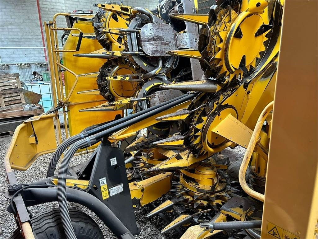 حصادة الأعلاف New Holland FR650 ST5: صور 9