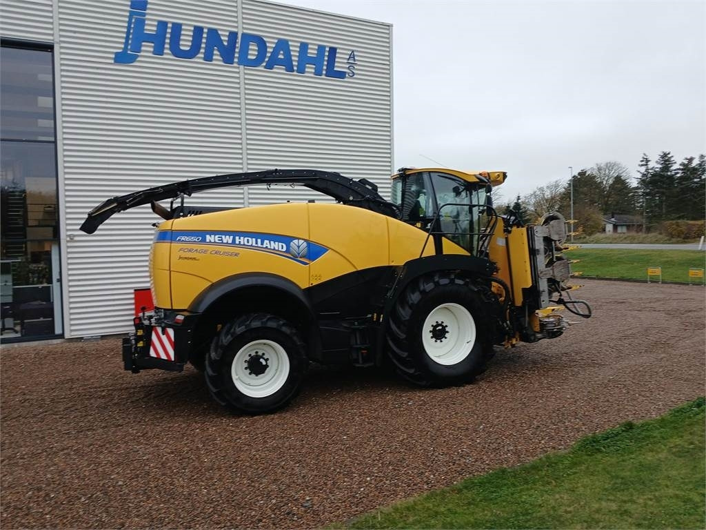 New Holland FR650 ST5 - حصادة الأعلاف: صور 2 New Holland FR650 ST5 - حصادة الأعلاف: صور 2