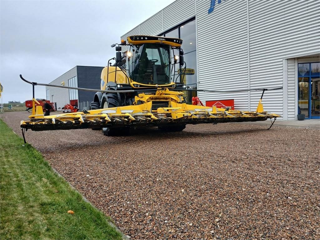 New Holland FR650 ST5 - حصادة الأعلاف: صور 5 New Holland FR650 ST5 - حصادة الأعلاف: صور 5
