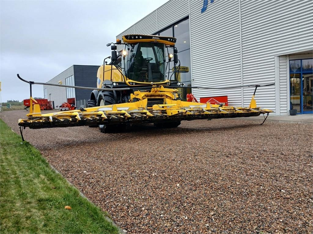 New Holland FR650 ST5 - حصادة الأعلاف: صور 3 New Holland FR650 ST5 - حصادة الأعلاف: صور 3