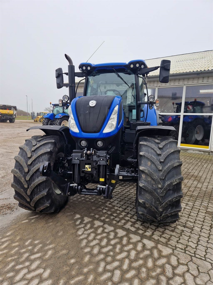 New Holland T7.270AC STAGE V - جرار: صور 3 New Holland T7.270AC STAGE V - جرار: صور 3