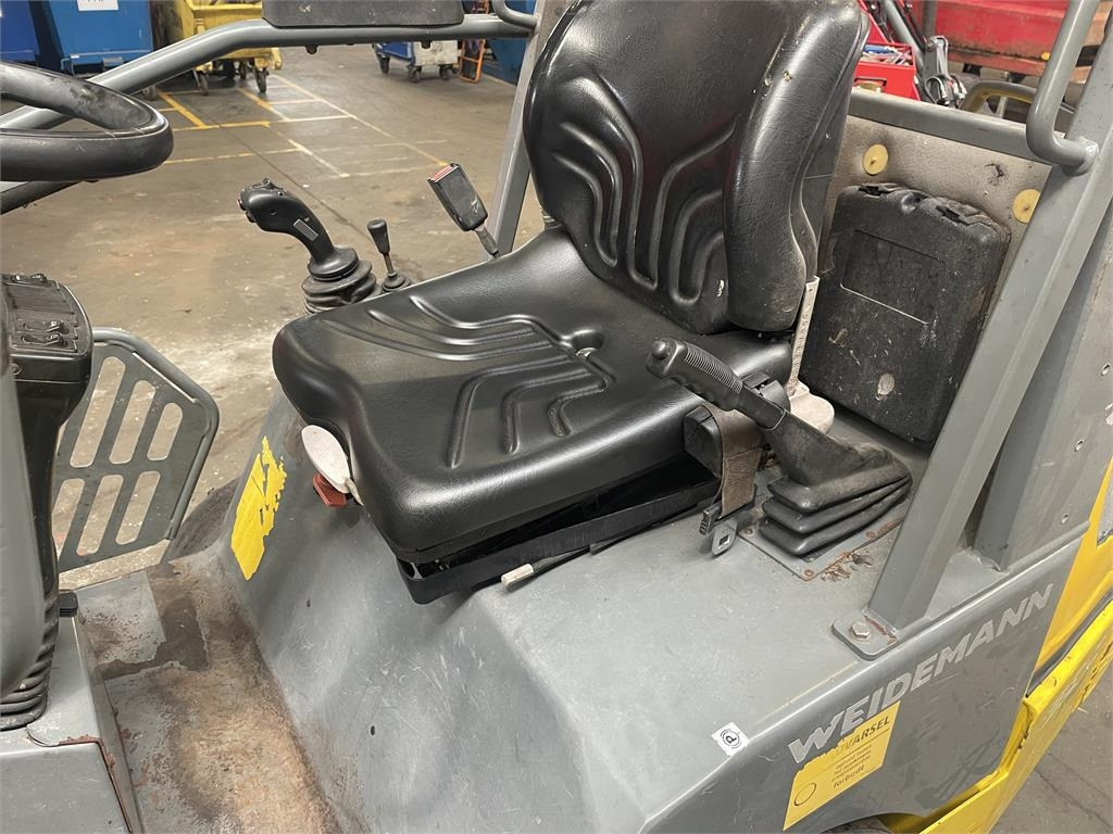Weidemann 1280 PLUS 35HK - لودر مفصلي صغير: صور 5 Weidemann 1280 PLUS 35HK - لودر مفصلي صغير: صور 5